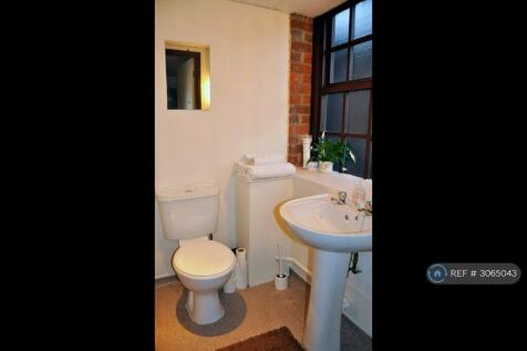1 Bedroom Flat in ST4 1JP