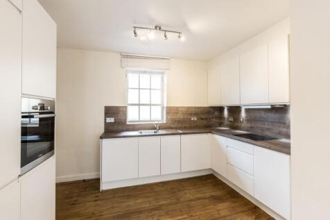 Available with Zero Deposit, base rent: £2450, deposit: £2826.92, council: Hackney, council tax band: B, utility charges (water): £35, number of bedrooms: 2, size: 559 sq ft, apartment type: apartment