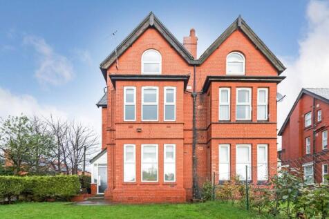 This charming Victorian property is set back from the main road and offers spacious, well-presented one bed room flat with the added benefit of a private rear entrance.