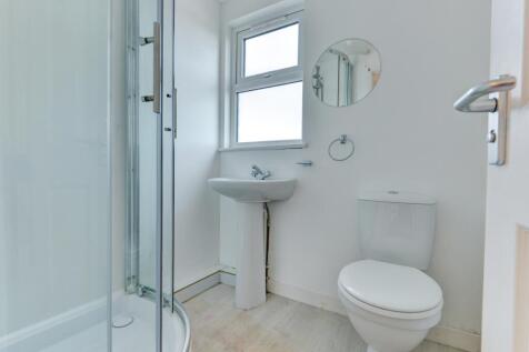 128 Upper Lewes Road Bathroom (2)