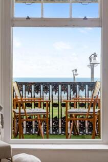Brunswick Terrace, 42 Flat 6-009.JPG
