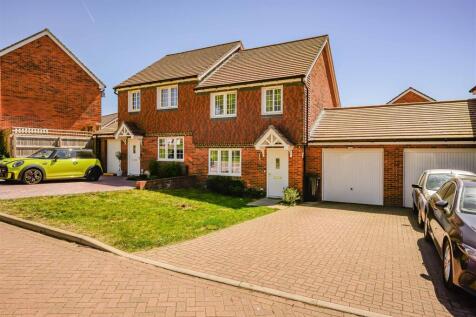 9 Wren Grove, Havant-Small-PorticoMarketing-SoldBy