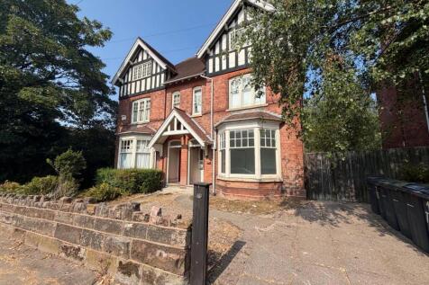 *SUPERB PERIOD GROUND FLOOR FLAT IN PERFECT LOCATION!* Perfectly positioned on Linden Road to give great access to all of the nearby places of interest which includes the excellent transport links via