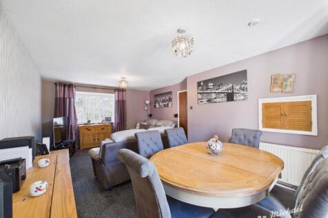 CAM02773G0-PR0297-STILL013