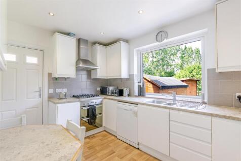 Kitchen 1.jpg