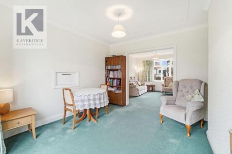 Walsingham Gardens, Epsom - KT19 0LT