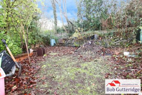 ENCLOSED REAR GARDEN