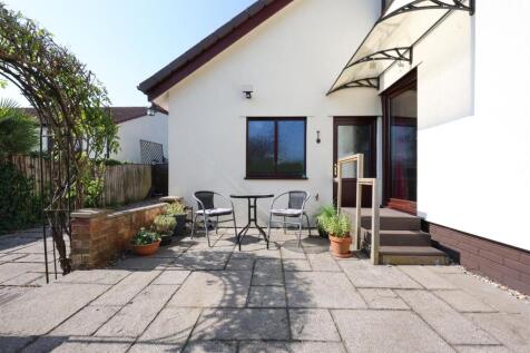 10 Cross Farm Close 19.JPG