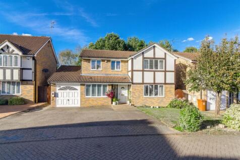 Outside - Front Garden