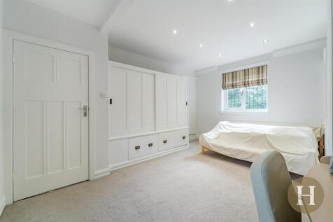 7 bed, 3 bath Detached in Birmingham - Photo 45