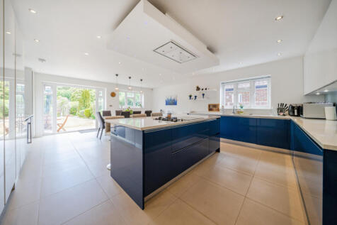 1325445-12-687795...