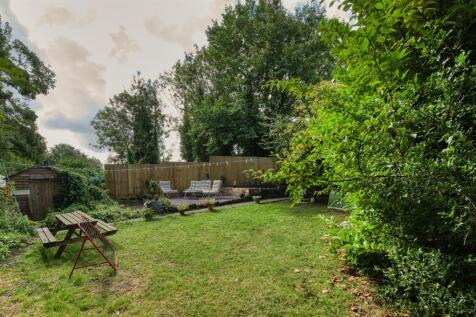 Saxton Mee 2 The Crest 0046.jpg