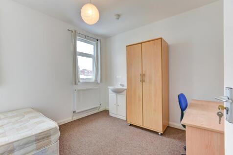 36 Beaconsfield Road-27