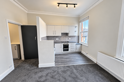1 Bedroom Flat in SK8 1BP