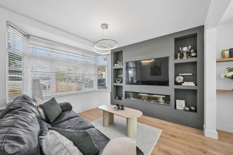 MOLESEY DRIVE, -3.jpg