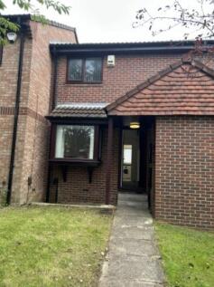 TWO BEDROOM home in a GREAT LOCATION. This home has a spacious lounge, kitchen diner with WHITE GOODS, REAR ENCLOSED GARDEN & PARKING.