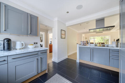 1306726-6-685341d...