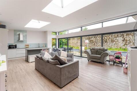 2 - open plan lounge diner kitchen