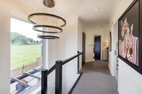 34 Post Office Road-landing.jpg