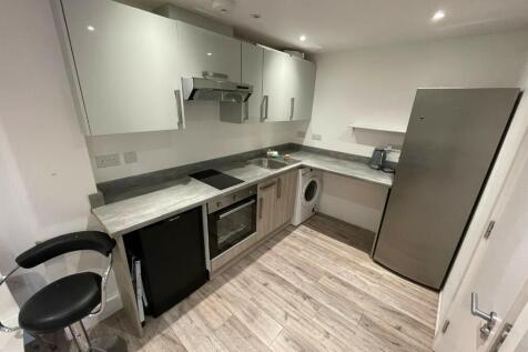 Freshview brings to the market this wonderful split-level studio flat in a great location suitable for single occupancy . EPC rating - D