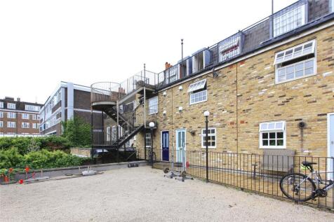 property in Old Town,
Clapham, SW4