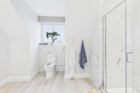 CAM02119G0-PR0505-STILL007