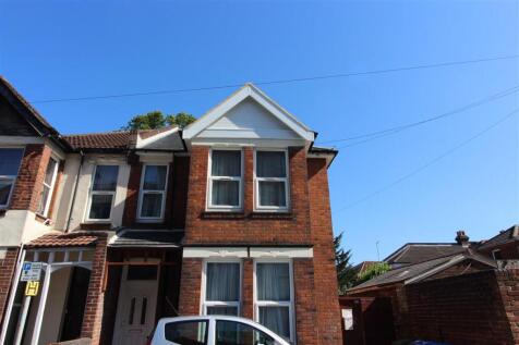 3 Bedroom Semi-Detached in SO15 2BW