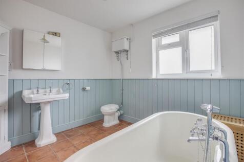 38 Wycombe Road, HP15 6RY-6.jpg