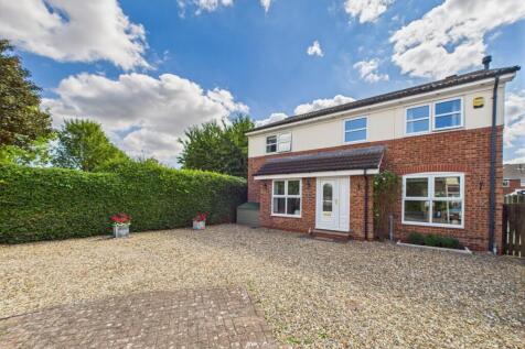 4 Bedroom Detached House - For Sale