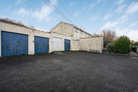 22 Garage Block