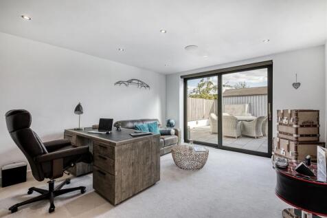 Generous Study / Sitting Room