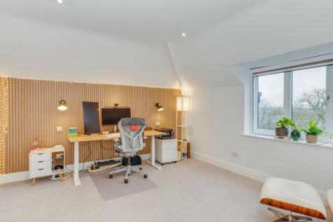 4 bed, 3 bath Detached in Sheffield - Photo 30