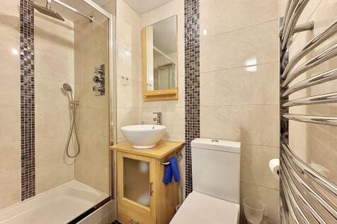 ENSUITE SHOWER ROOM