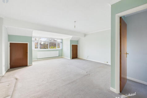 CAM03852G0-PR0480-STILL012