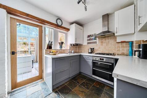 kitchen 1.jpg