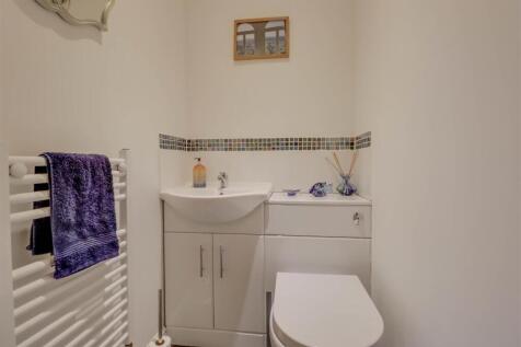 6 HIGHCLIFFE WAY WICKFORD-6.jpg