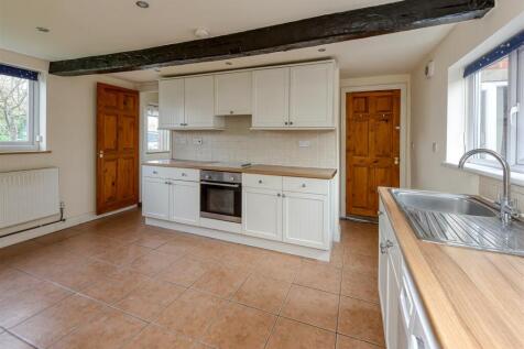 7 Kennels Lane-kitchen2.jpg