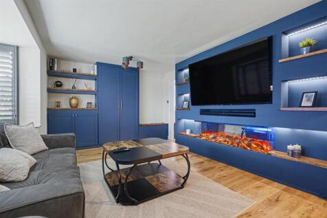 Lounge/Sitting Room