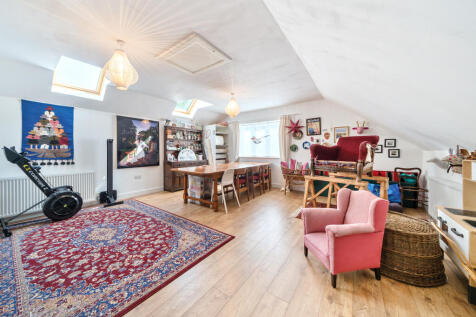 Annexe: Living / Games Room