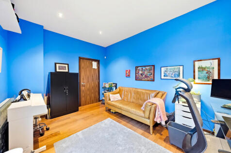 4 bed, 3 bath Town House in leeds - Photo 8