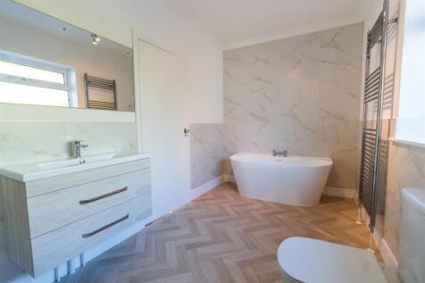 Pavings, Roundham Gardens, Paignton - Photograph 5