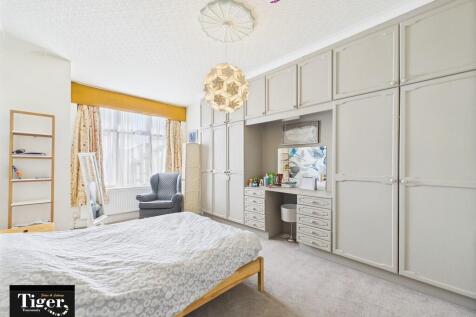 CAM02176G0-PR0579...