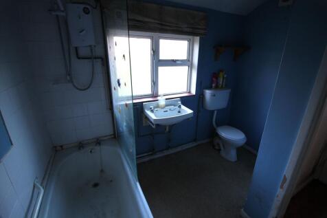 Cottage 1 Downstairs Bathroom