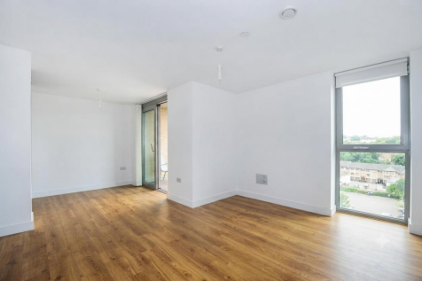 A one bedroom apartment on the 6th floor of the Da Vinci Torre Building, Barratt Renaissance development, Lewisham,SE13. This good sized one double bedroom apartment benefits from being fully furnishe