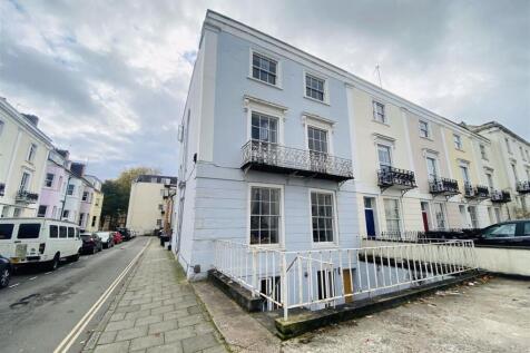 3 Bedroom House in BS8 1LX