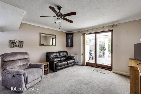 4 Reception Room.jpg