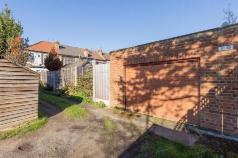 Ainslie Wood Gardens, E4