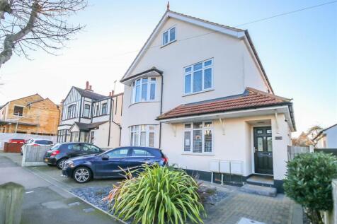 3 Bedroom Flat in SS9 3DE