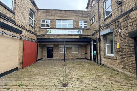 Office to rent in cleckheaton