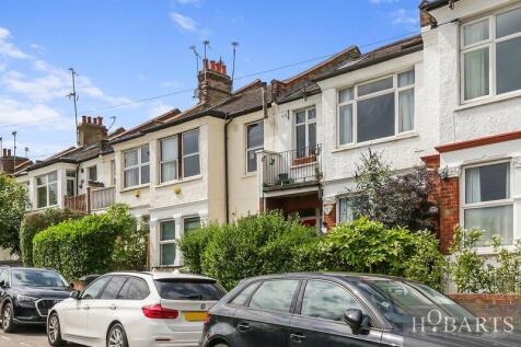 3 bedroom Split-Level maisonette with Own garden